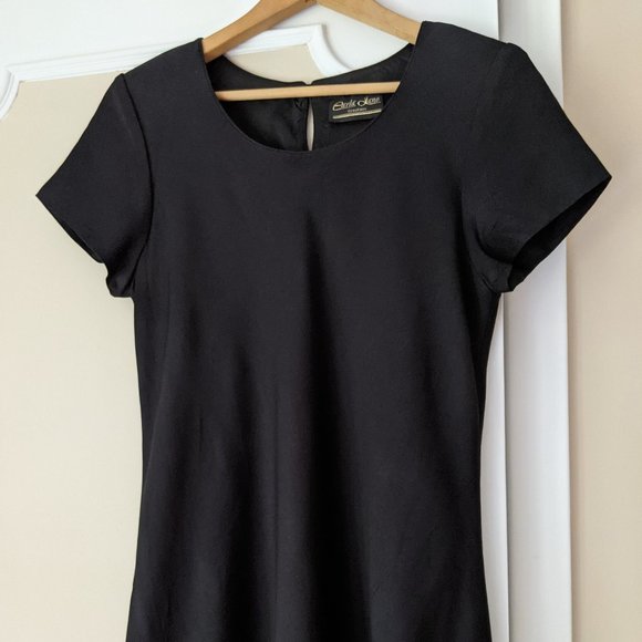 Black Carla Jane short sleeve dress - Picture 2 of 4